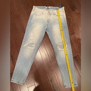 Hollister Easy Fit Boyfriend Womens Blue Jeans Size 7  Distressed NEW